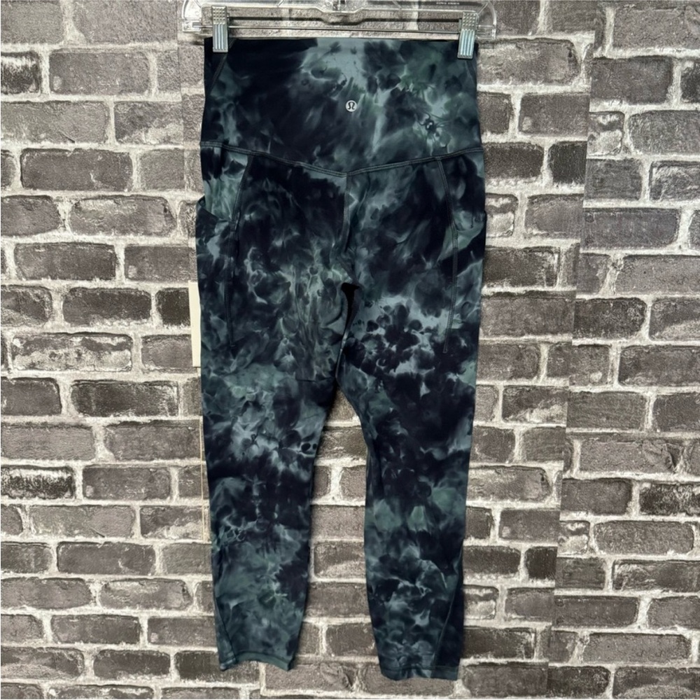 Lululemon size 6, length 25